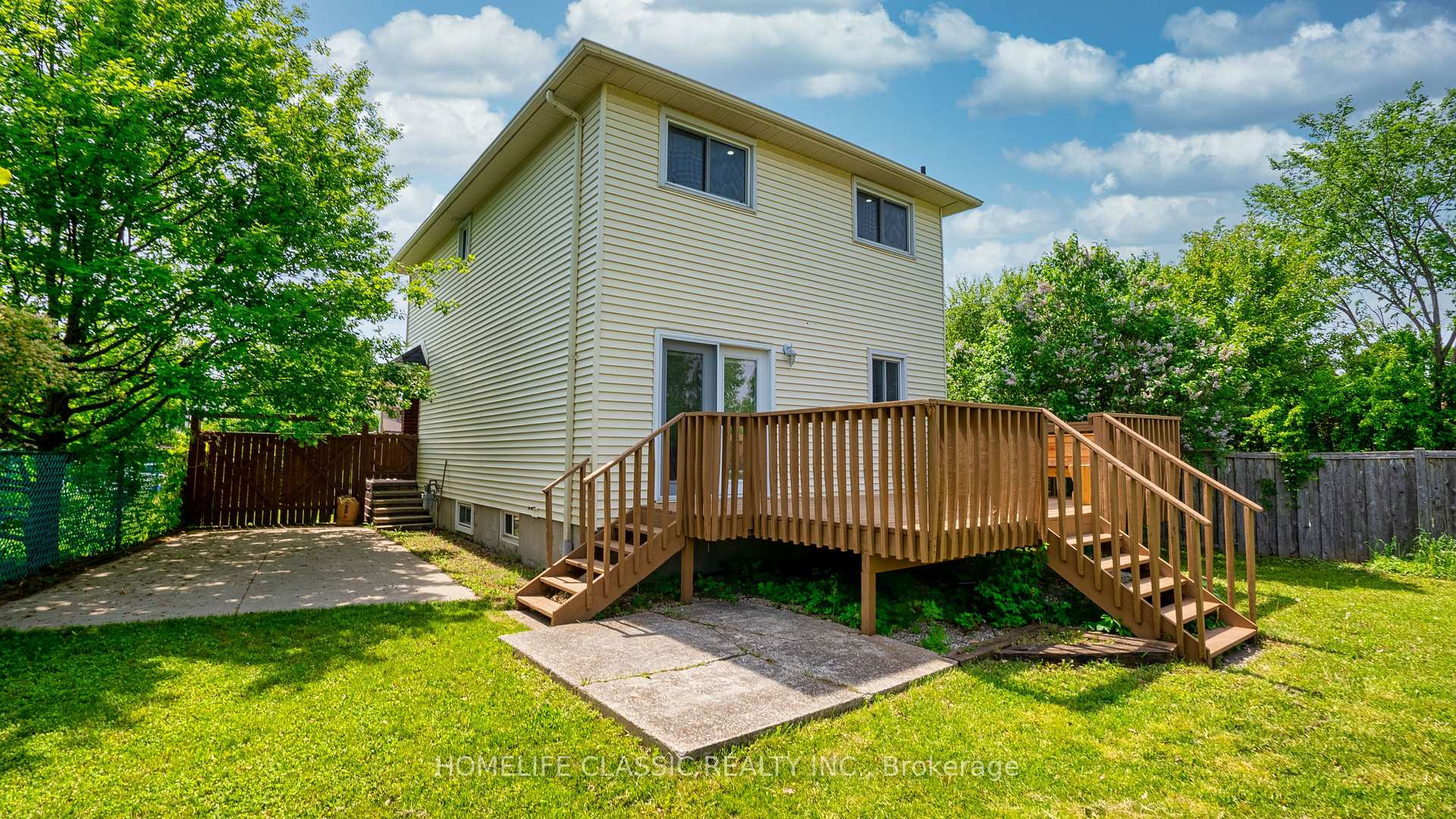 Photo 39 of 32 Rosenfeld Drive, Barrie, Grove East — HOMEH