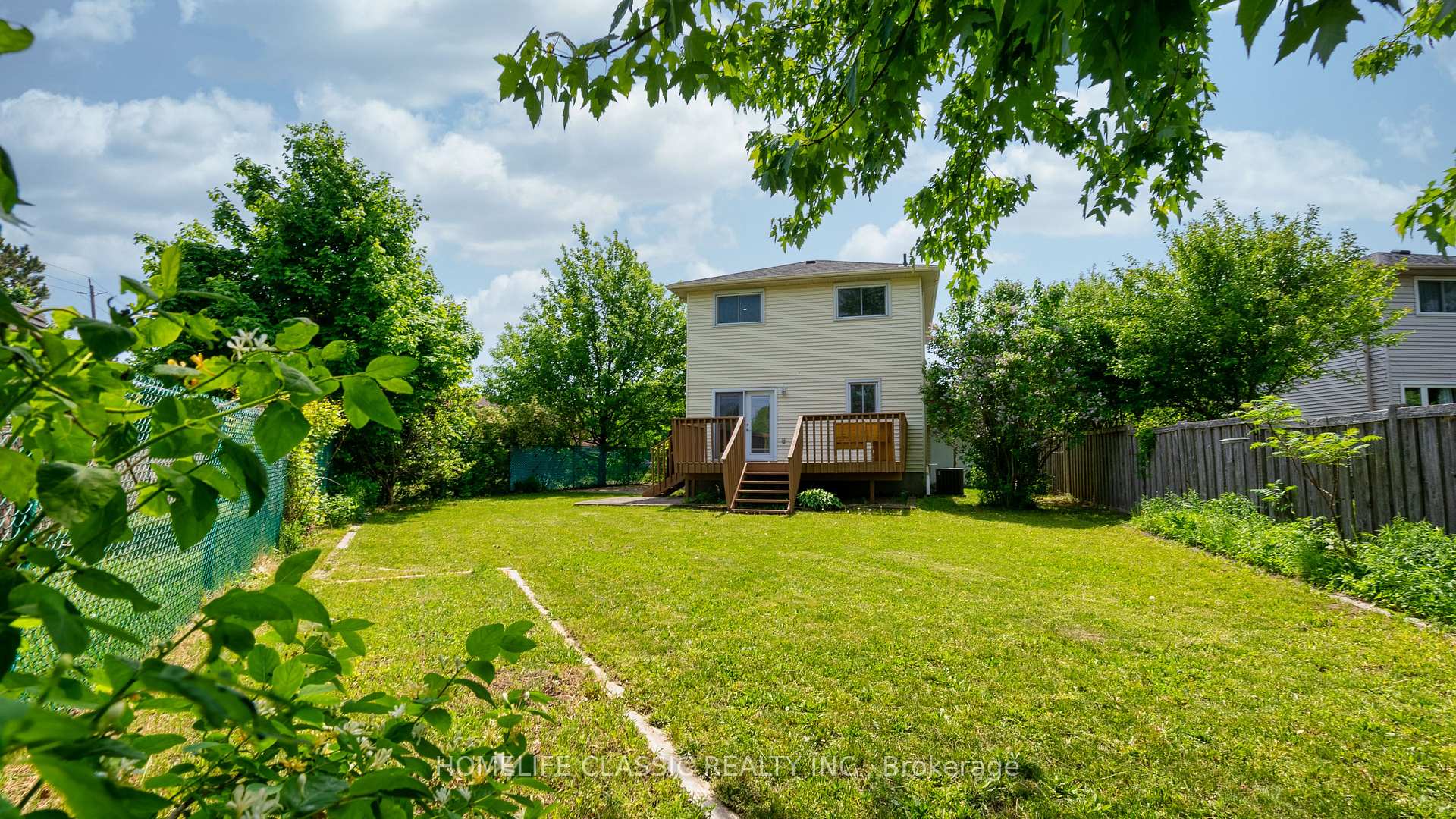 Photo 40 of 32 Rosenfeld Drive, Barrie, Grove East — HOMEH