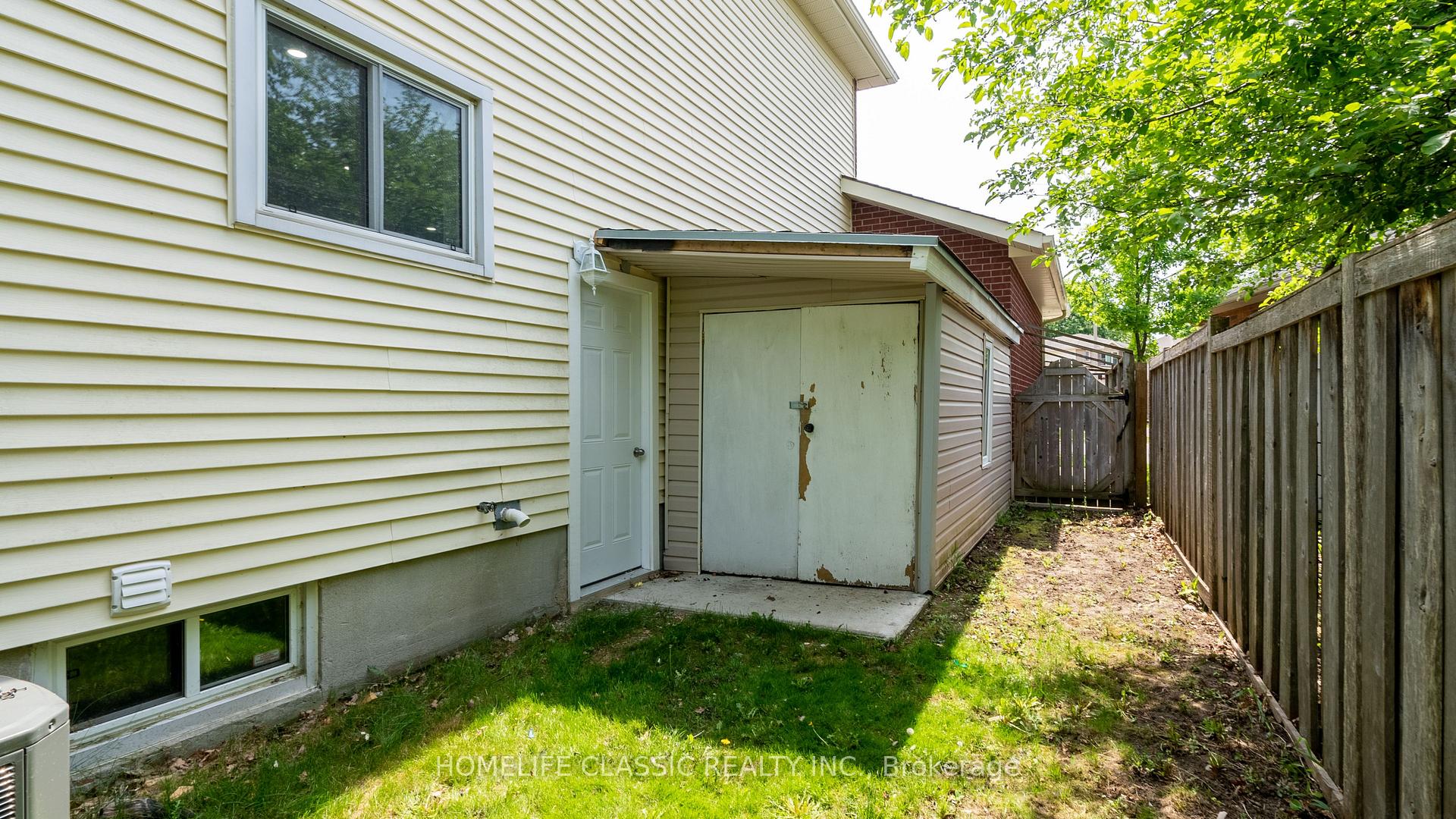 Photo 41 of 32 Rosenfeld Drive, Barrie, Grove East — HOMEH