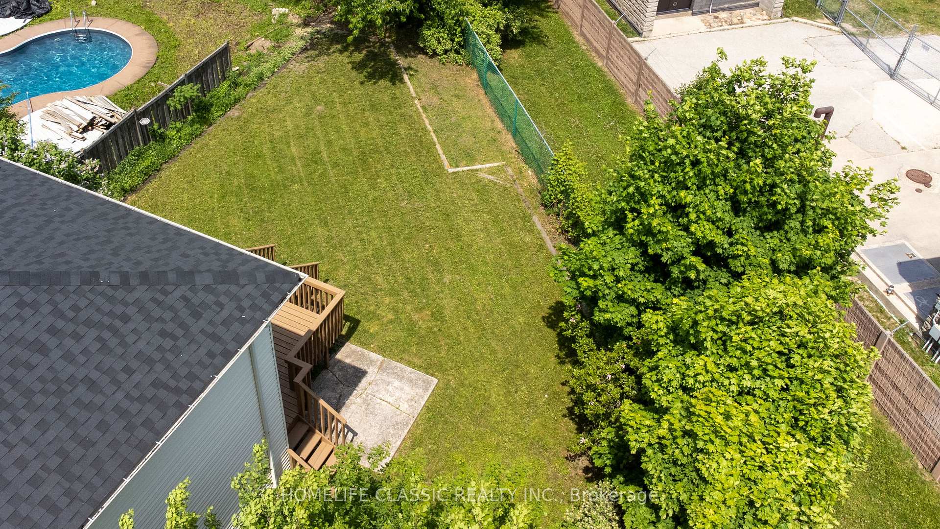 Photo 42 of 32 Rosenfeld Drive, Barrie, Grove East — HOMEH