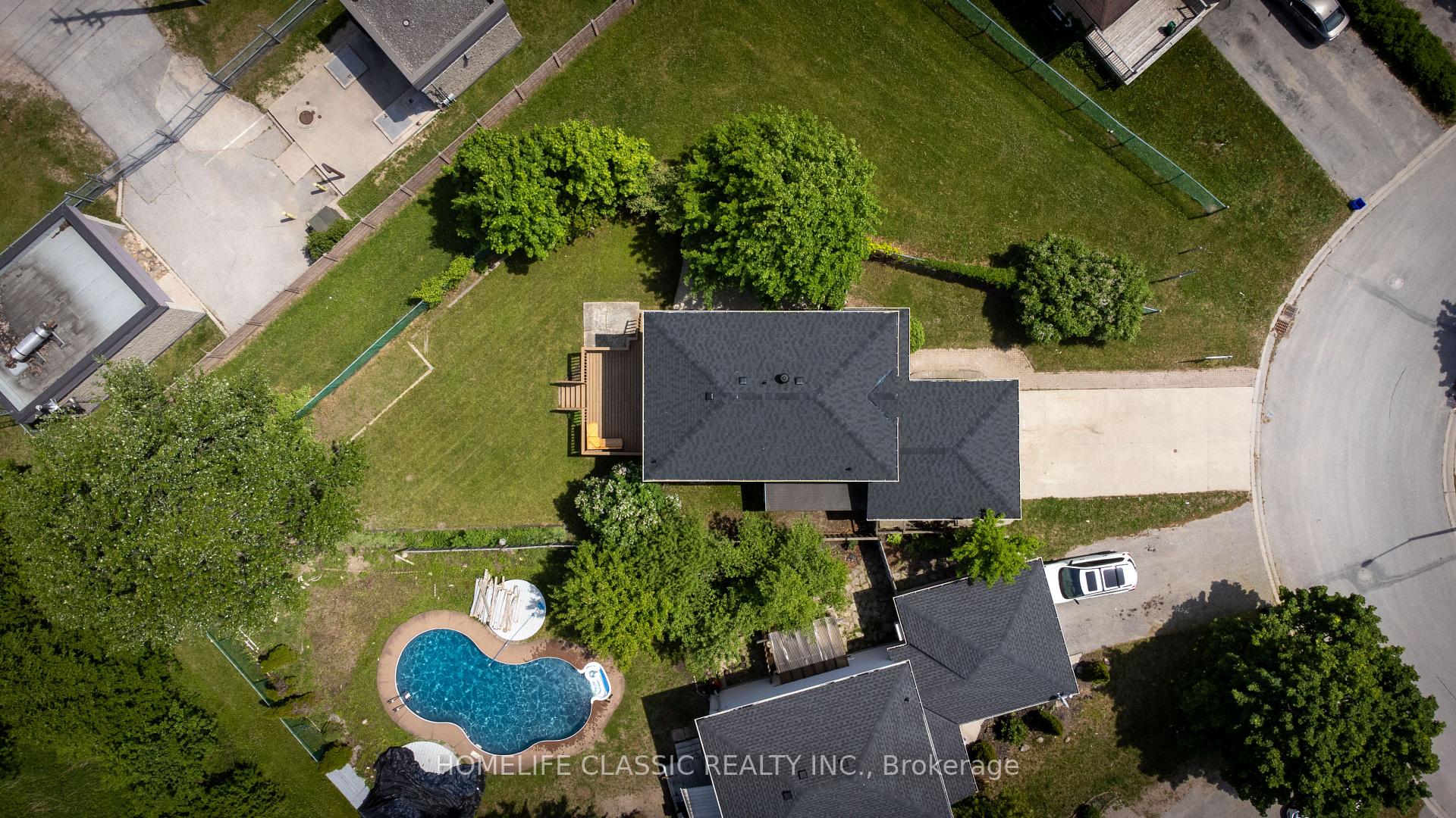 Photo 44 of 32 Rosenfeld Drive, Barrie, Grove East — HOMEH