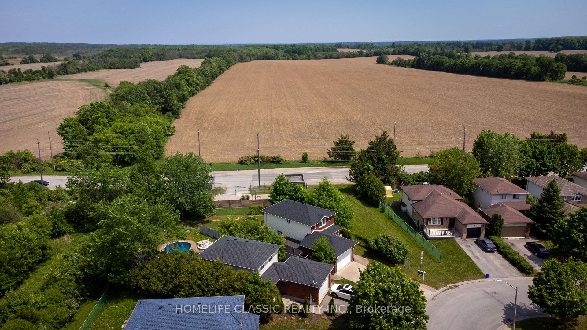 Photo 46 of 32 Rosenfeld Drive, Barrie, Grove East — HOMEH