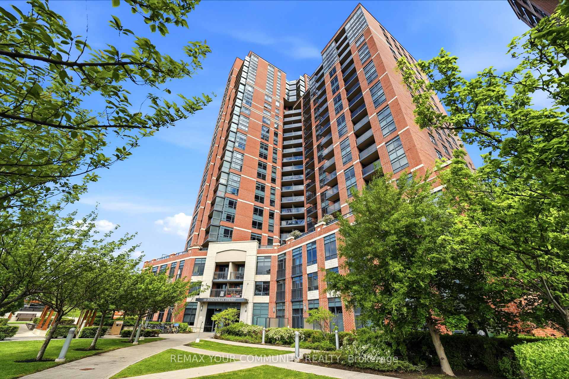 Front of Unit 2102, 60 Heintzman Street