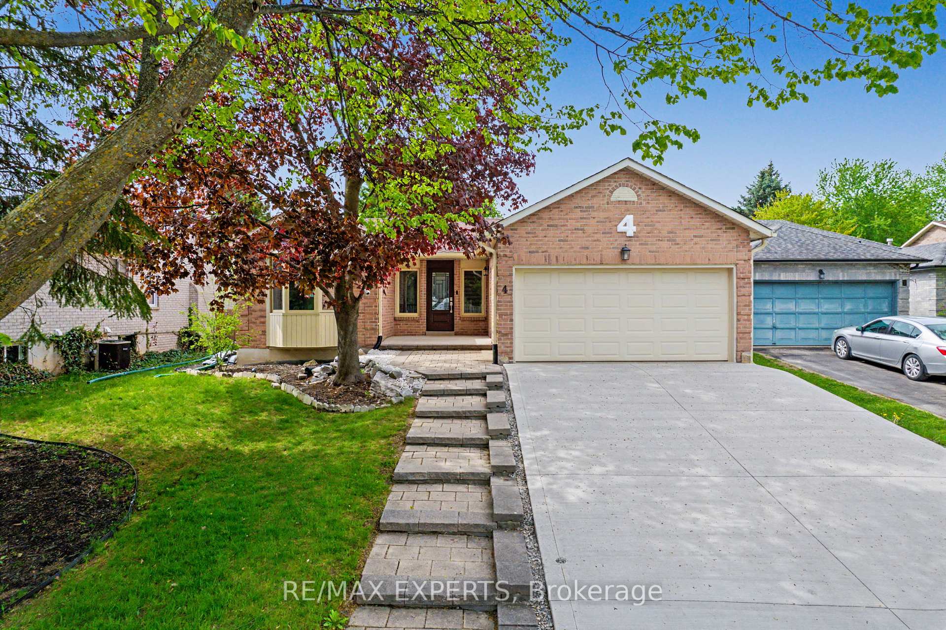 Photo 2 of 4 Willis Drive, New Tecumseth, Alliston — HOMEH