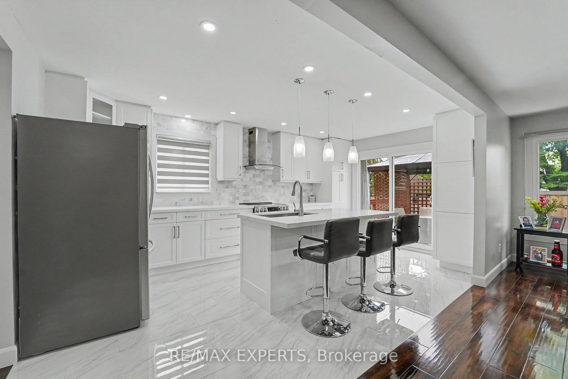 Photo 10 of 4 Willis Drive, New Tecumseth, Alliston — HOMEH