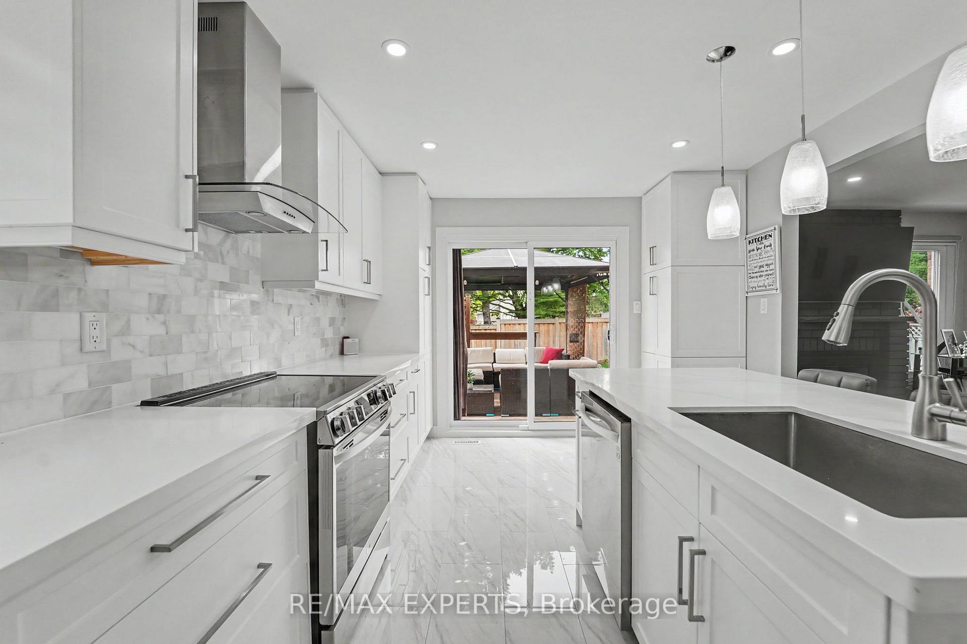Photo 12 of 4 Willis Drive, New Tecumseth, Alliston — HOMEH