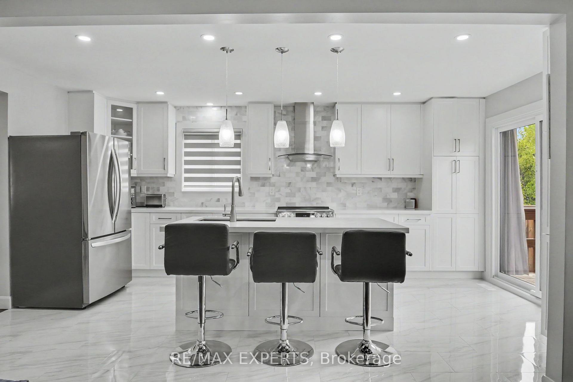 Photo 14 of 4 Willis Drive, New Tecumseth, Alliston — HOMEH