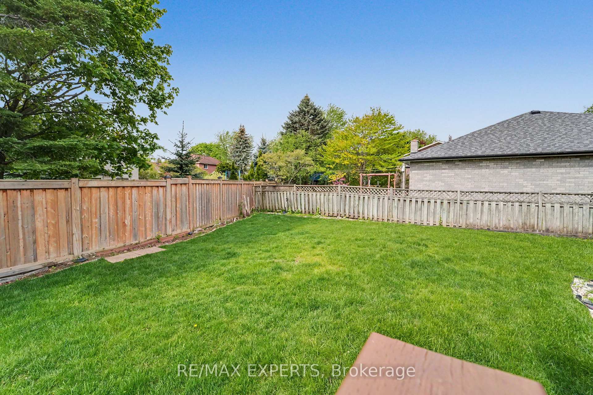 Photo 38 of 4 Willis Drive, New Tecumseth, Alliston — HOMEH