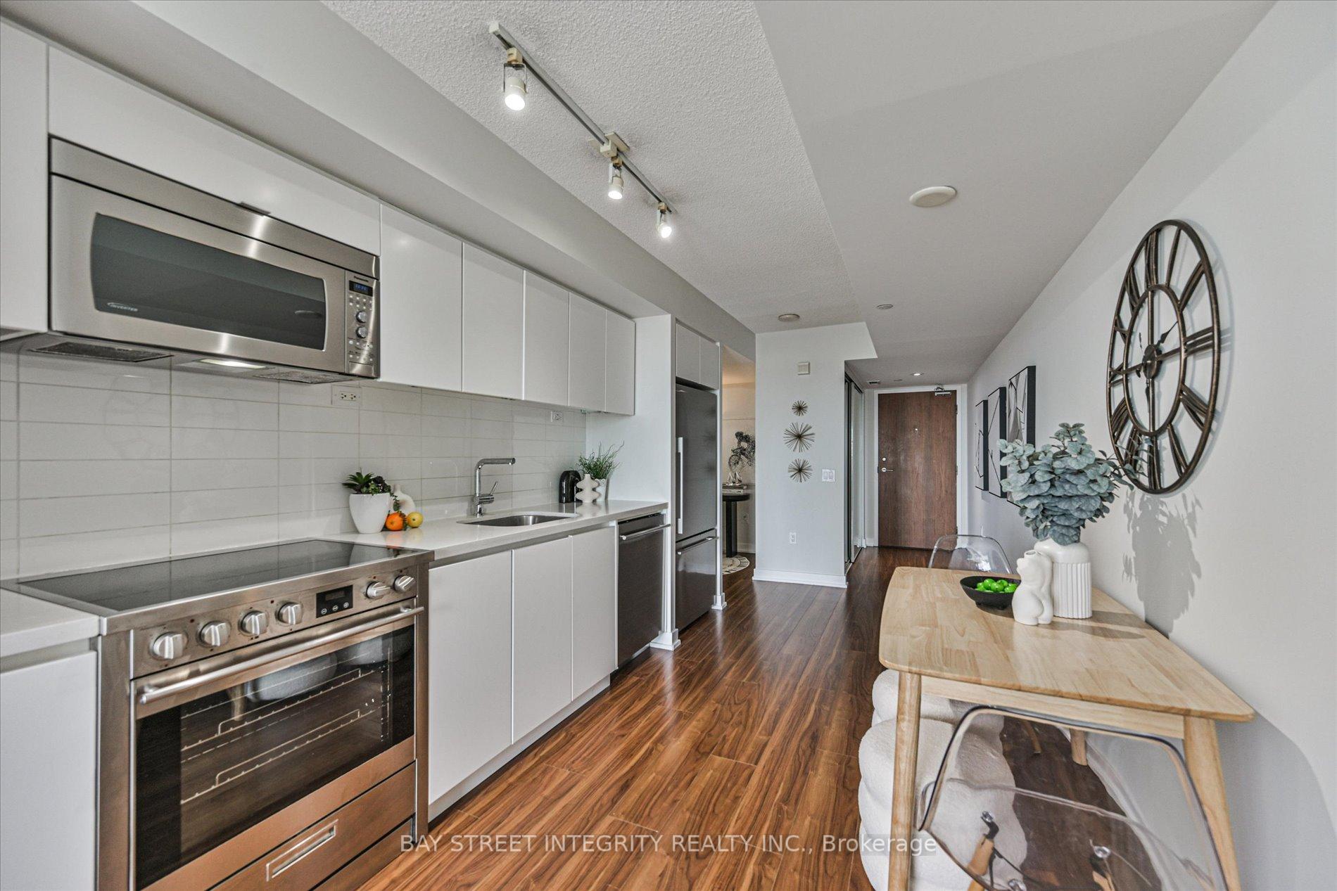 Photo 8 of Unit 1202, 85 Queens Wharf Road, Toronto, Waterfront Communities — HOMEH