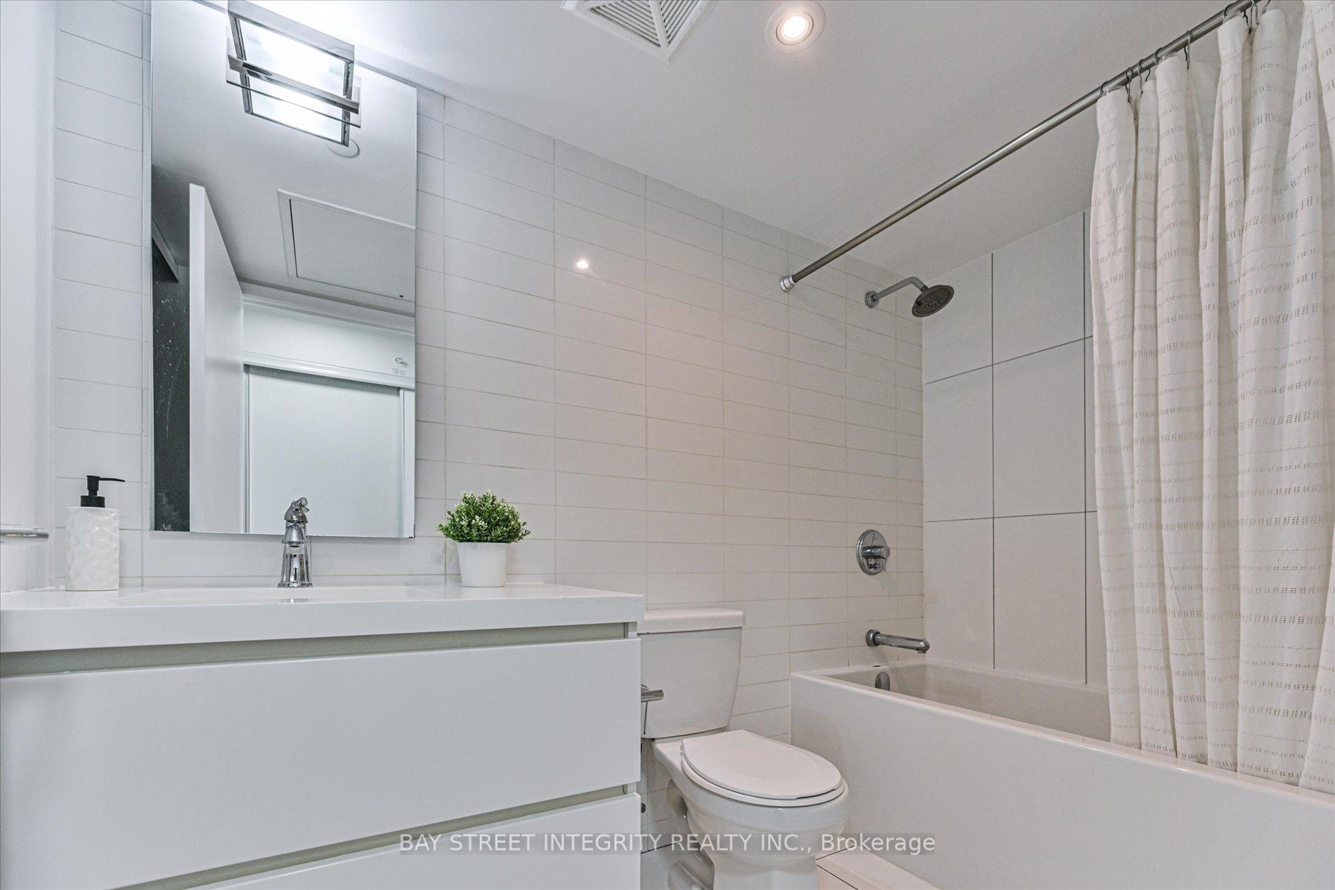 Photo 18 of Unit 1202, 85 Queens Wharf Road, Toronto, Waterfront Communities — HOMEH