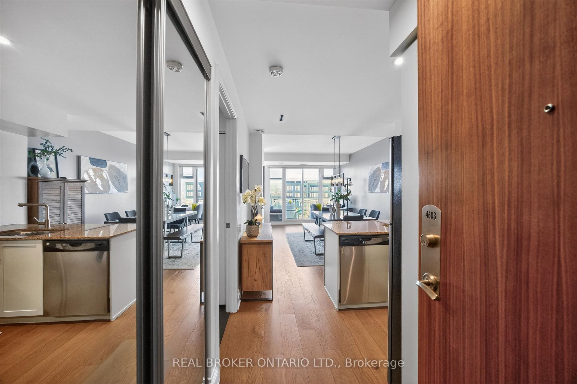 Photo 4 of Unit 4603, 2191 Yonge Street, Toronto, Mount Pleasant West — HOMEH