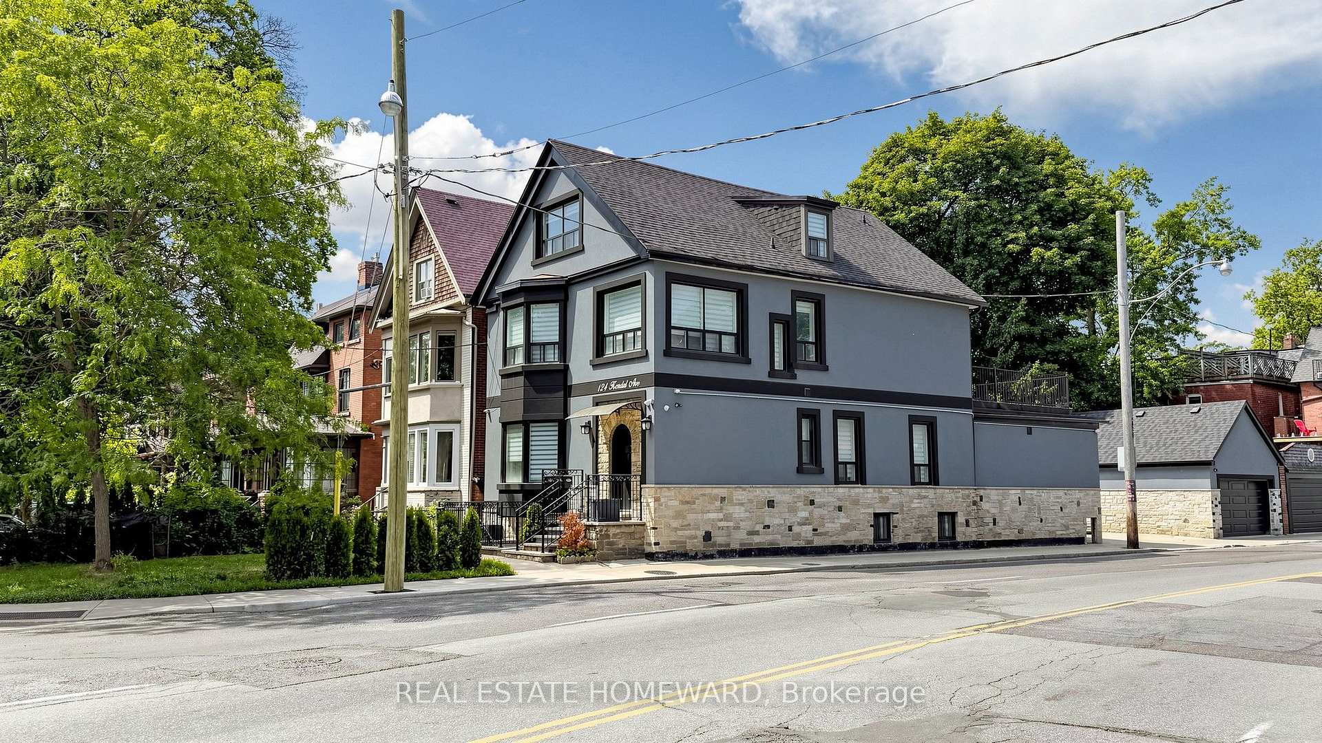 Photo 2 of Unit 3, 124 Kendal Avenue, Toronto, The Annex — HOMEH