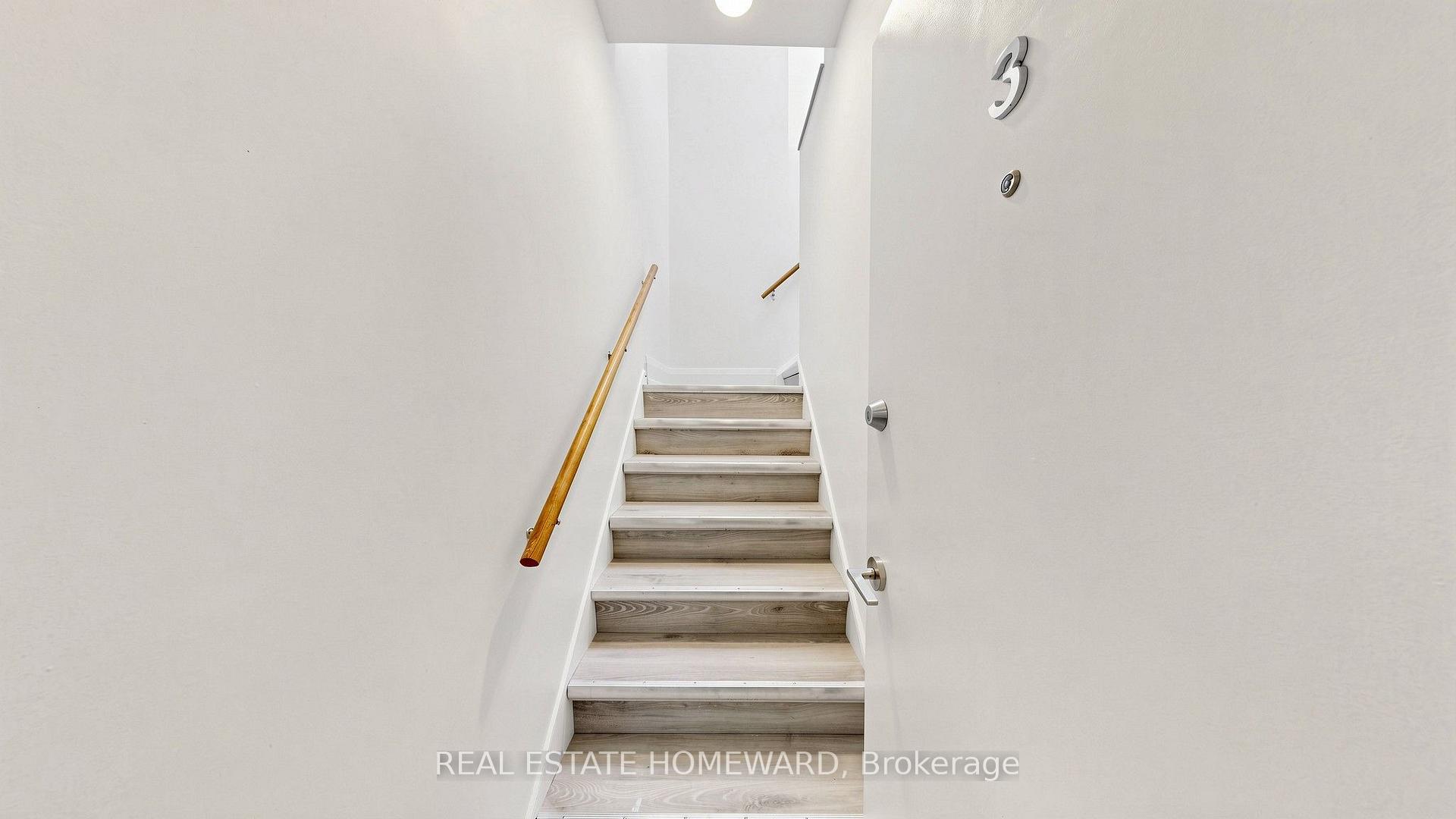 Photo 3 of Unit 3, 124 Kendal Avenue, Toronto, The Annex — HOMEH
