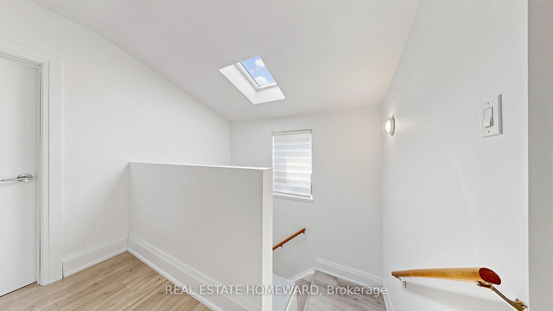 Photo 4 of Unit 3, 124 Kendal Avenue, Toronto, The Annex — HOMEH