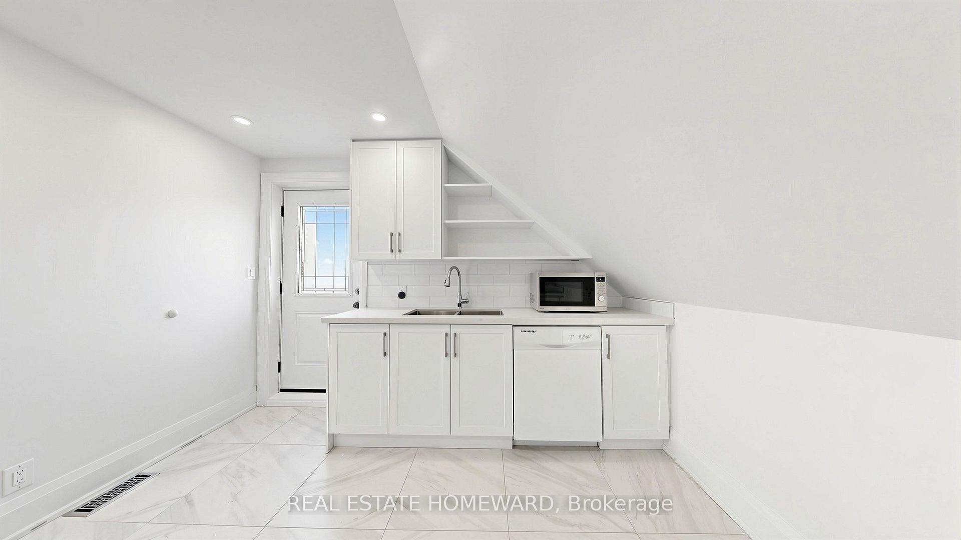 Photo 12 of Unit 3, 124 Kendal Avenue, Toronto, The Annex — HOMEH