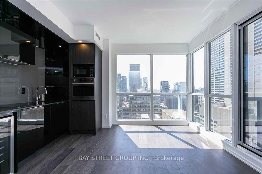 Photo 4 of Unit 1515, 70 Temperance Street, Toronto, Bay Street Corridor — HOMEH