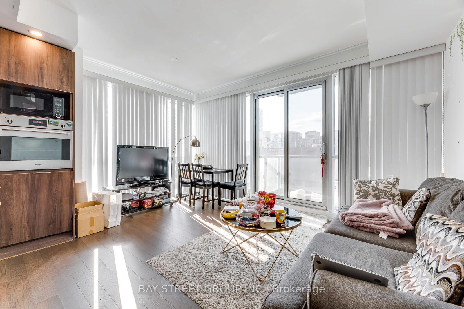Photo 6 of Unit 1515, 70 Temperance Street, Toronto, Bay Street Corridor — HOMEH