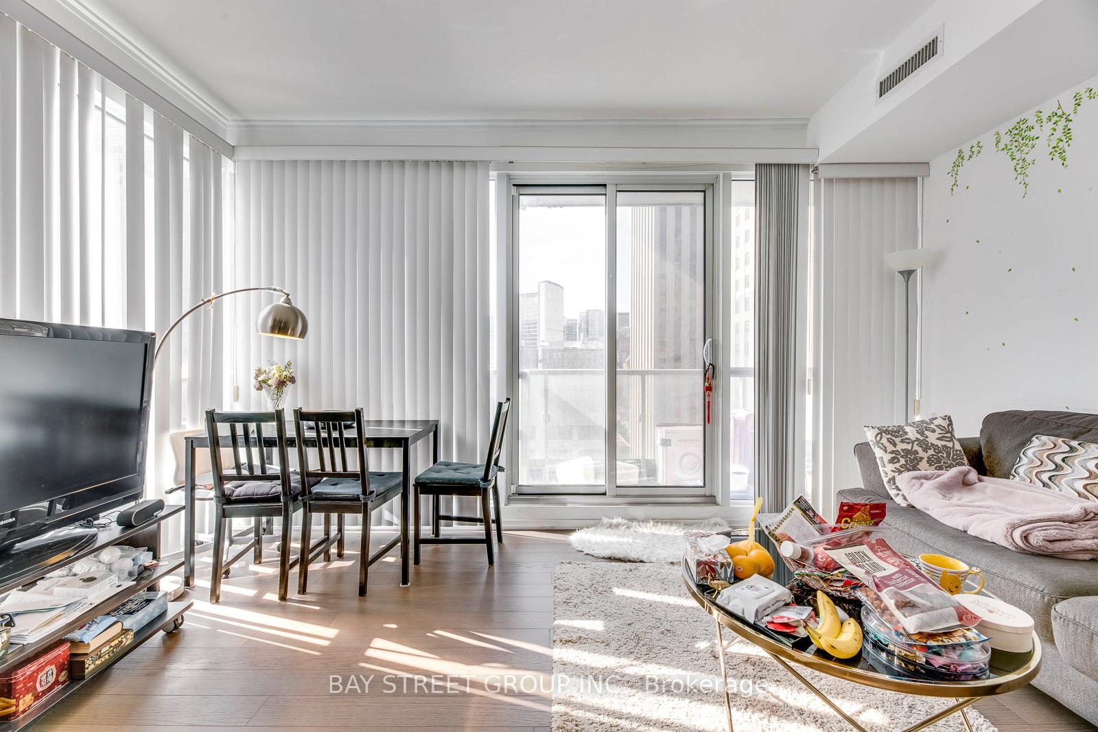 Photo 7 of Unit 1515, 70 Temperance Street, Toronto, Bay Street Corridor — HOMEH