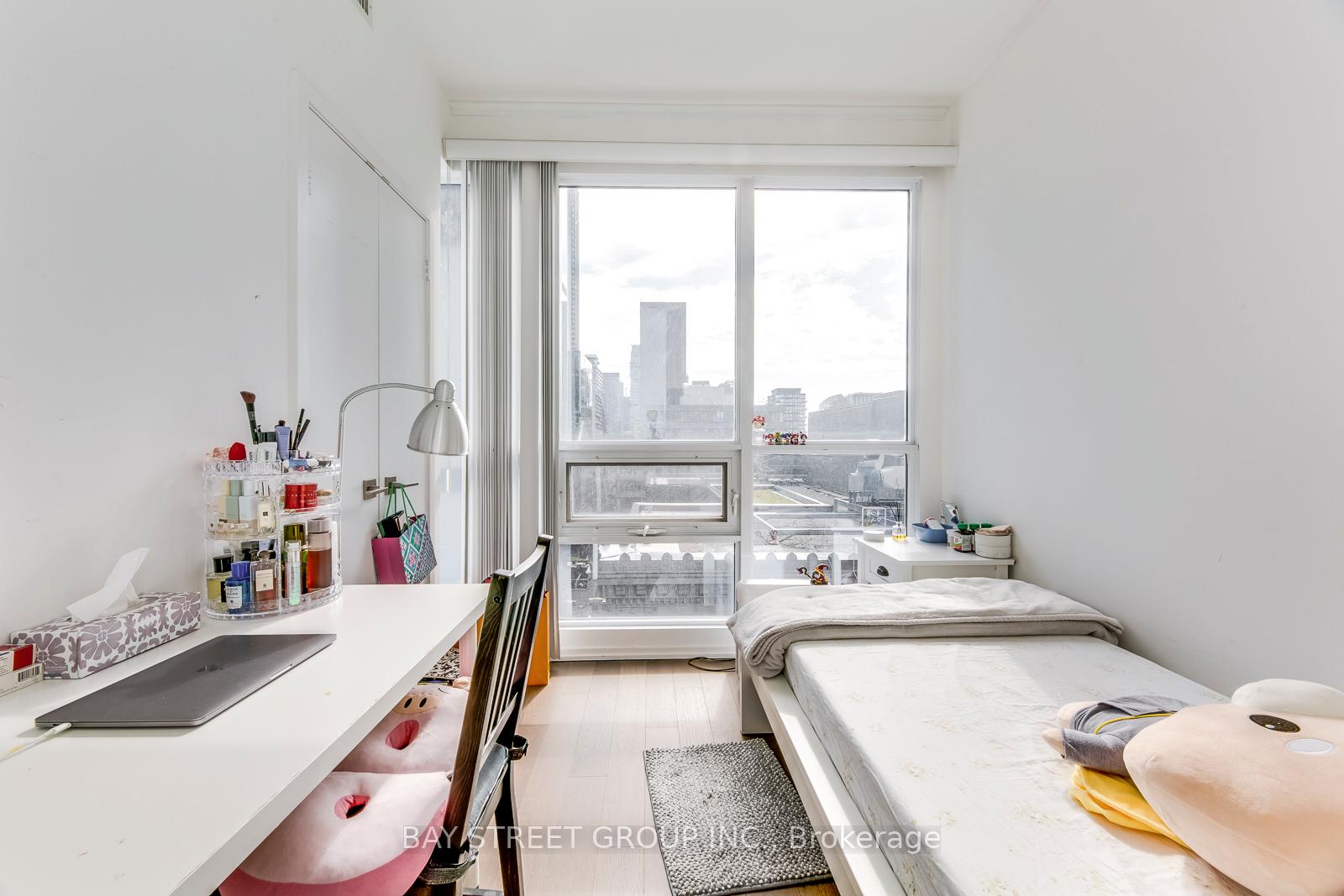 Photo 11 of Unit 1515, 70 Temperance Street, Toronto, Bay Street Corridor — HOMEH