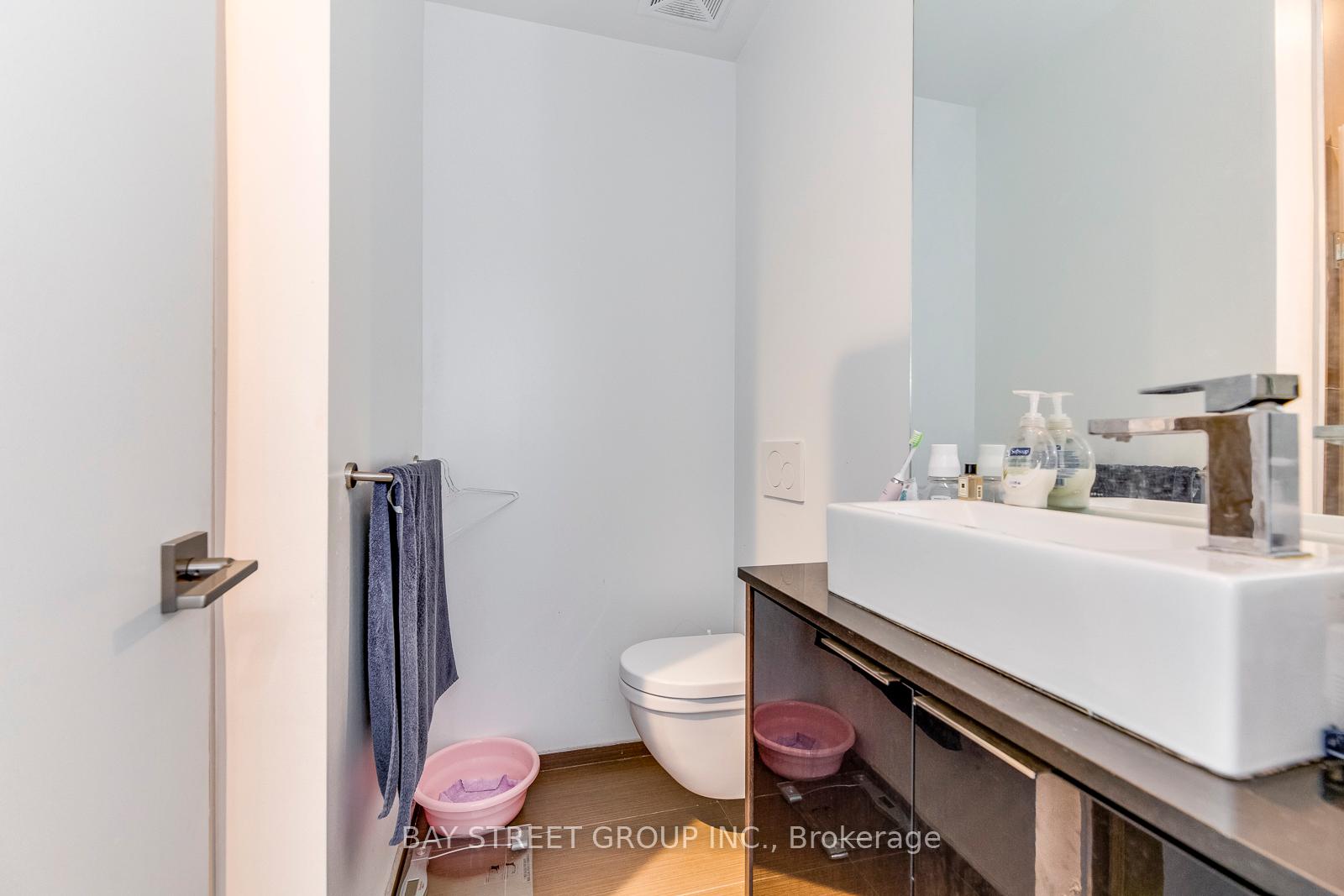 Photo 12 of Unit 1515, 70 Temperance Street, Toronto, Bay Street Corridor — HOMEH