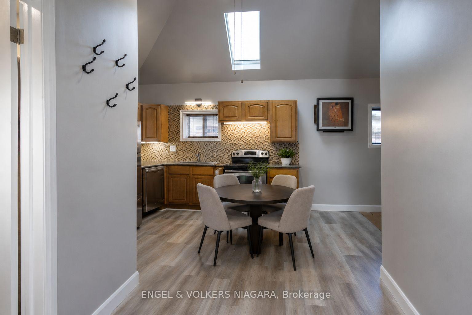 Photo 7 of 3786 St James Avenue, Niagara Falls, Stamford — HOMEH