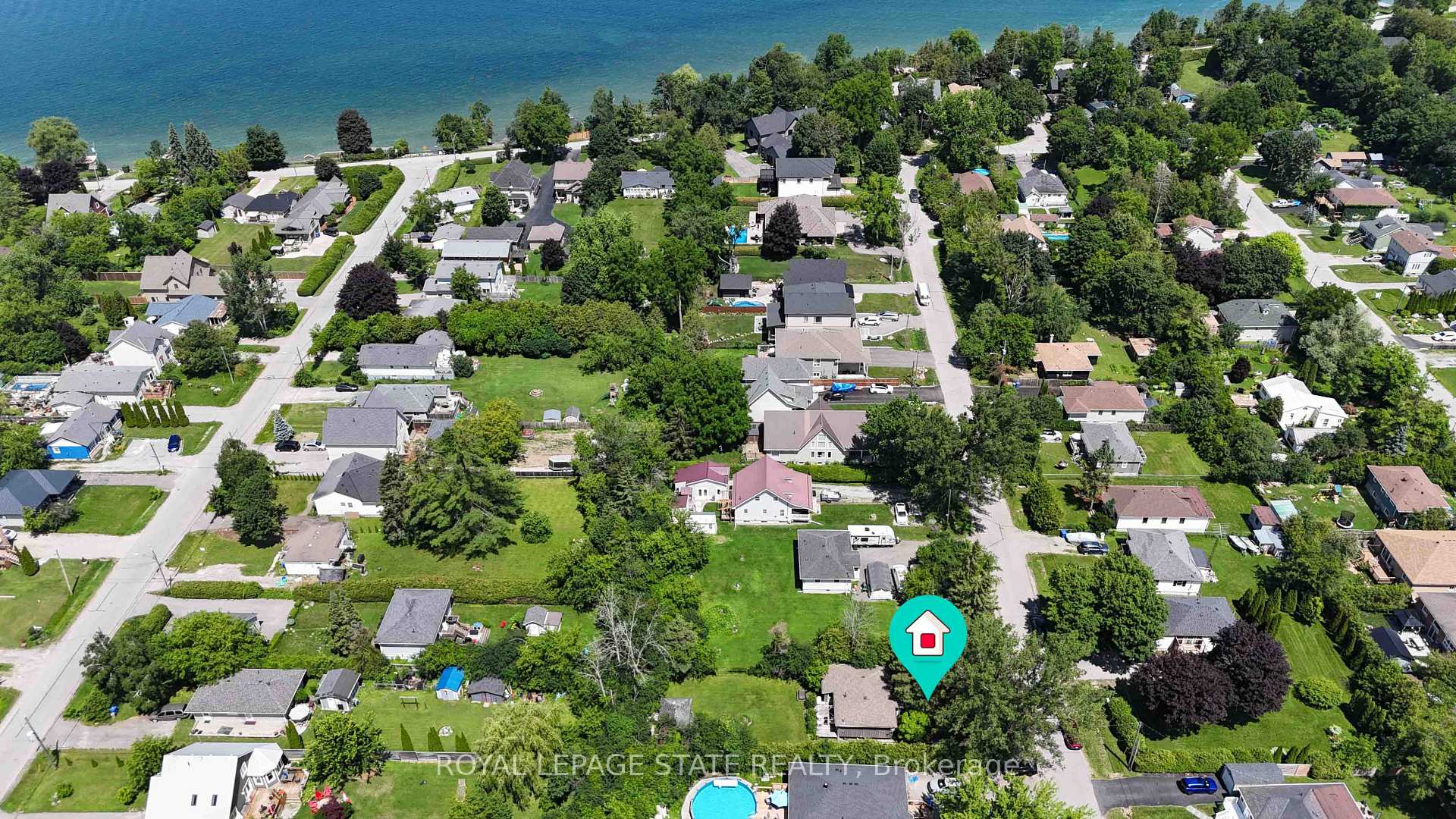 Photo 4 of 104 Farley Circle, Georgina, Historic Lakeshore Communities — HOMEH