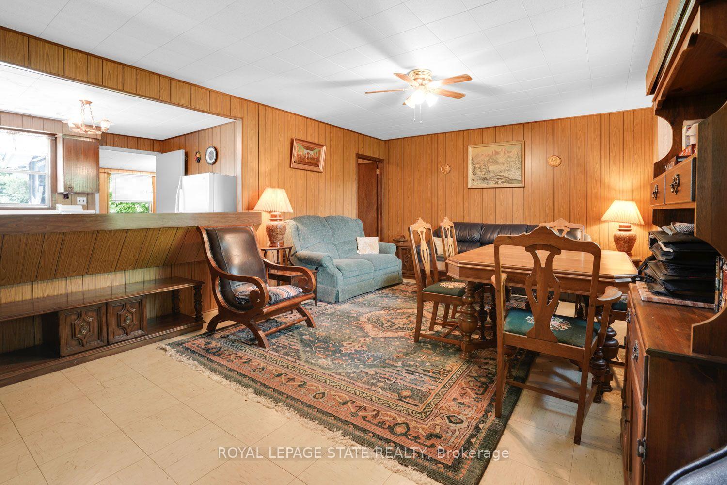 Photo 5 of 104 Farley Circle, Georgina, Historic Lakeshore Communities — HOMEH
