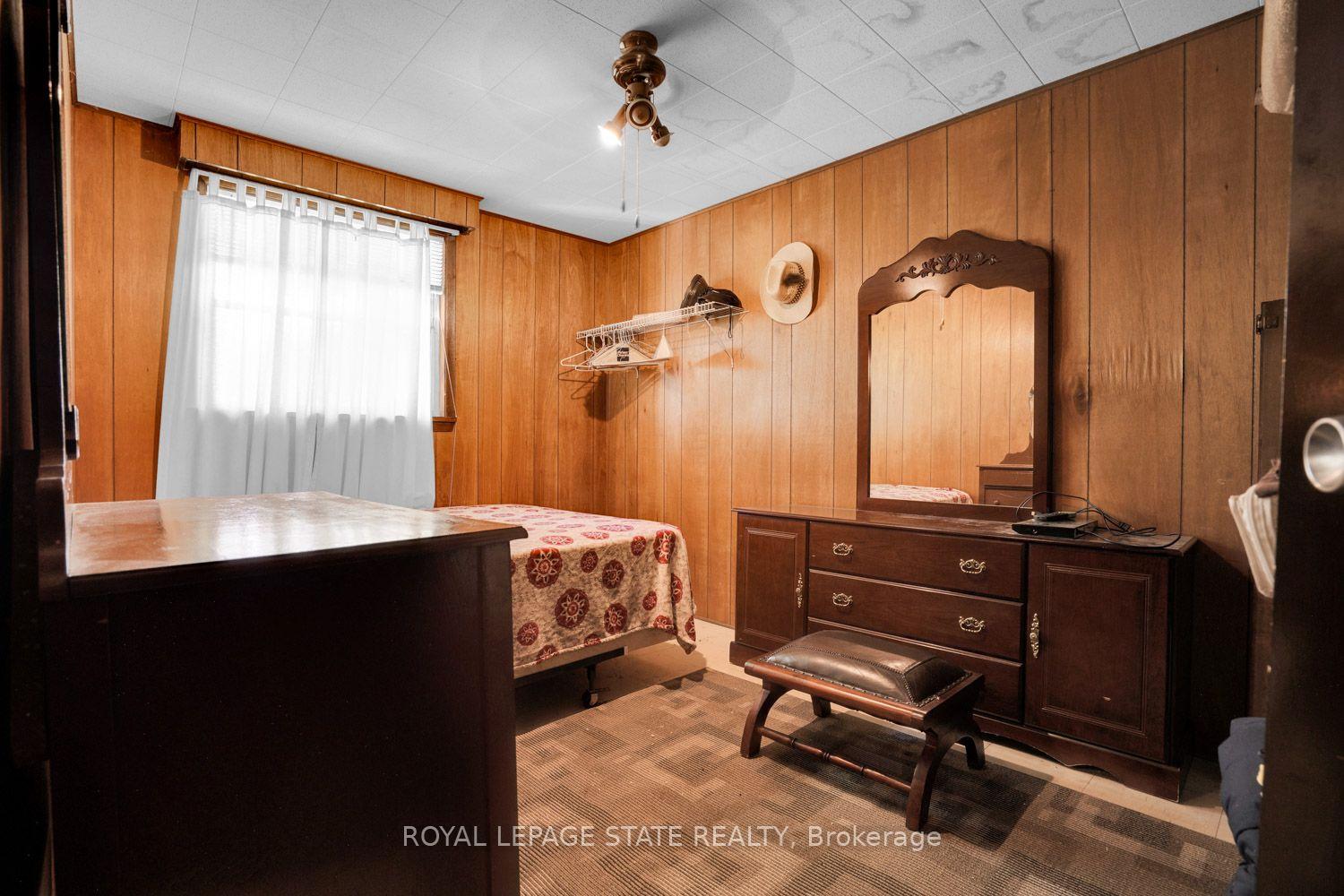 Photo 11 of 104 Farley Circle, Georgina, Historic Lakeshore Communities — HOMEH