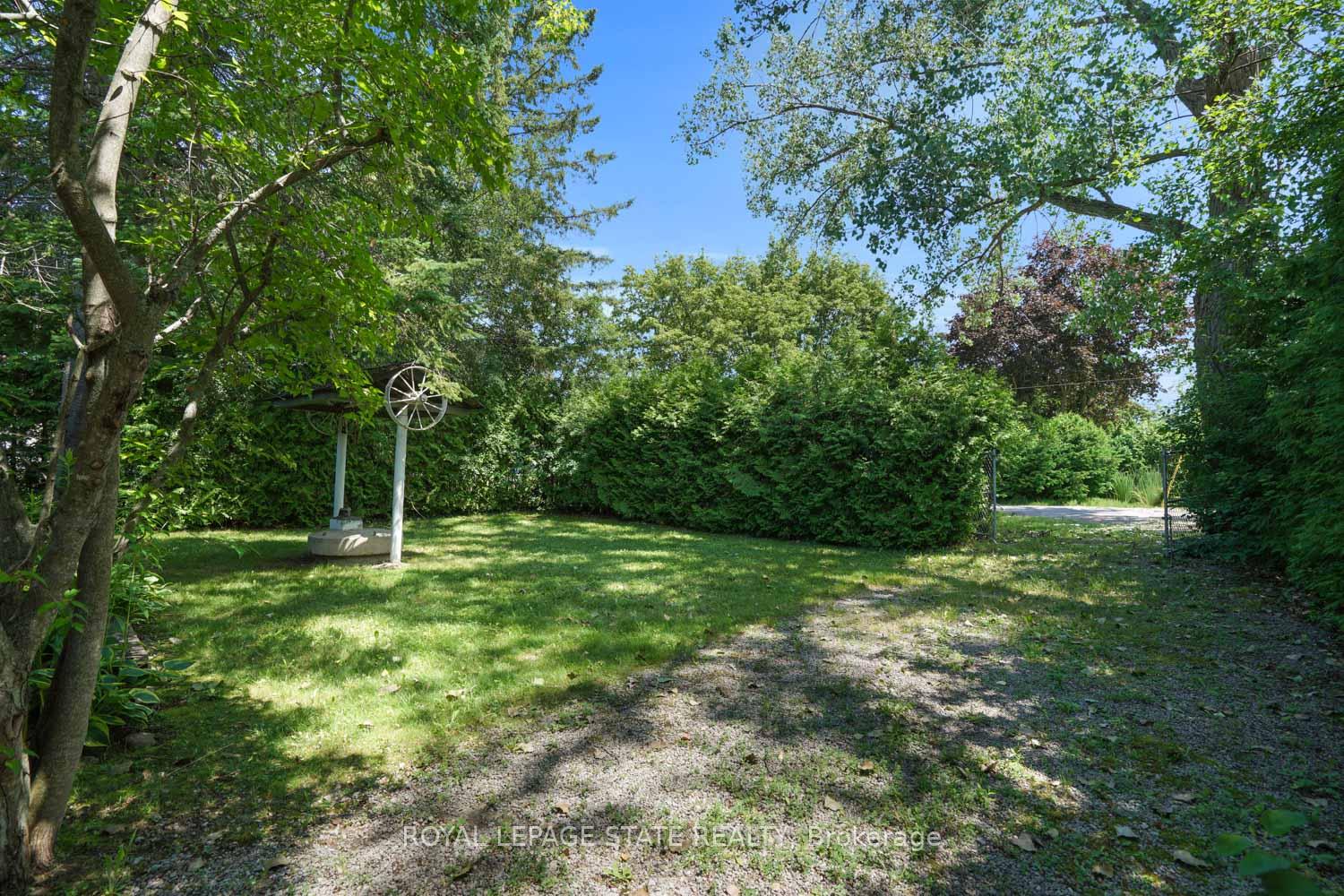 Photo 17 of 104 Farley Circle, Georgina, Historic Lakeshore Communities — HOMEH