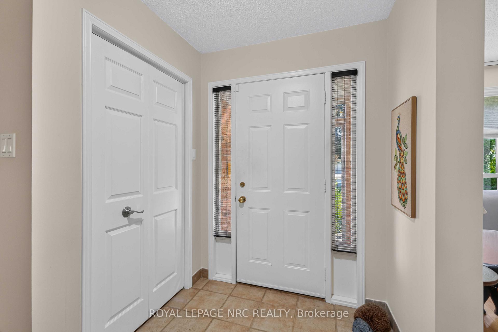 Photo 4 of 51 Forestview Drive, Hamilton, Dundas — HOMEH