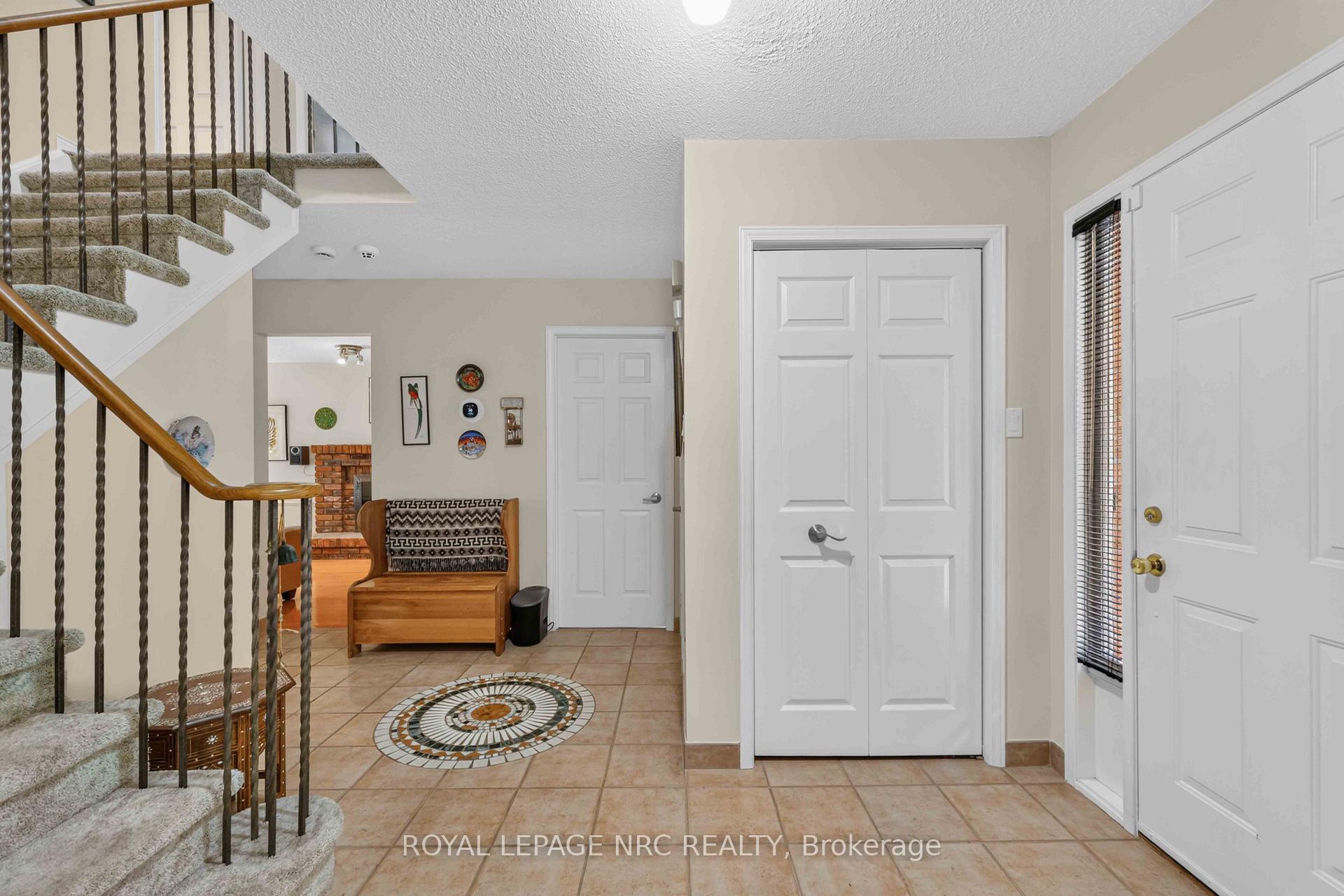 Photo 5 of 51 Forestview Drive, Hamilton, Dundas — HOMEH