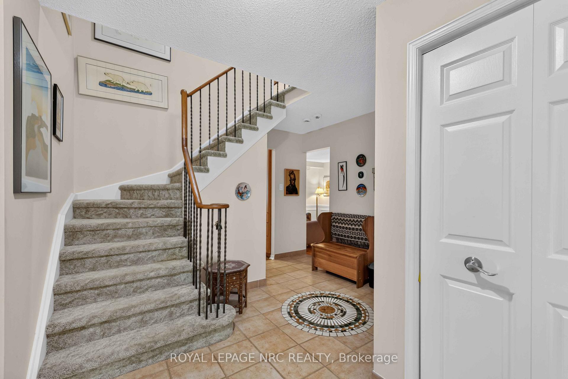 Photo 6 of 51 Forestview Drive, Hamilton, Dundas — HOMEH