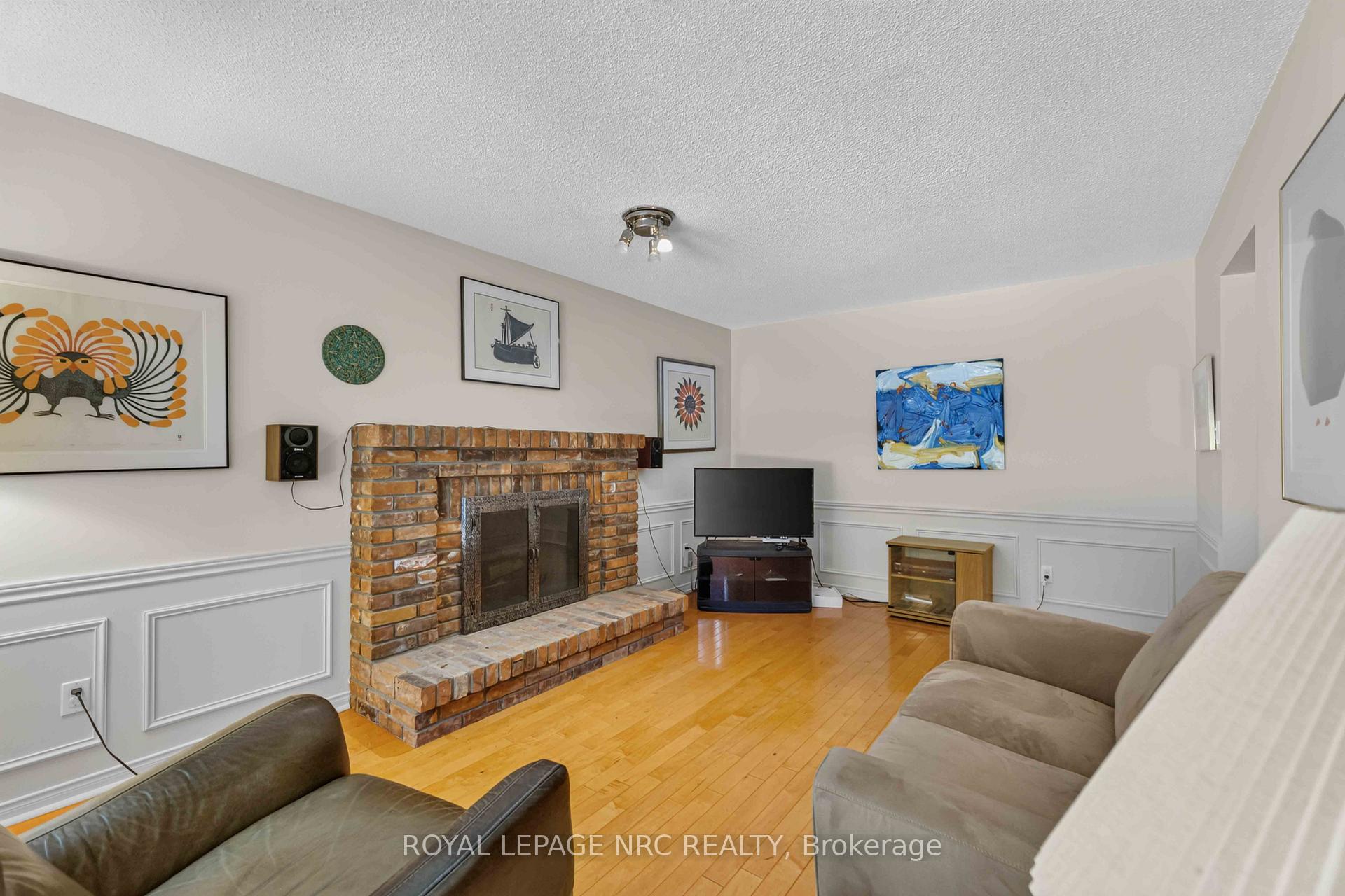 Photo 8 of 51 Forestview Drive, Hamilton, Dundas — HOMEH