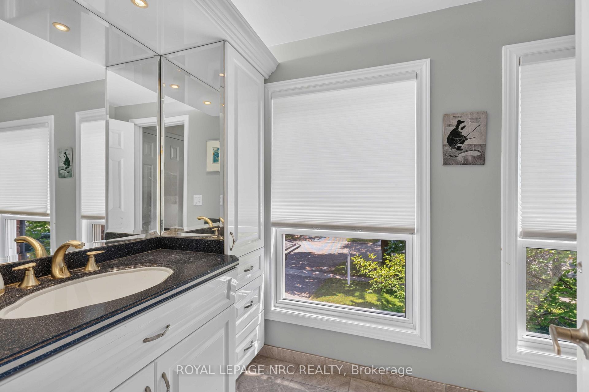 Photo 23 of 51 Forestview Drive, Hamilton, Dundas — HOMEH