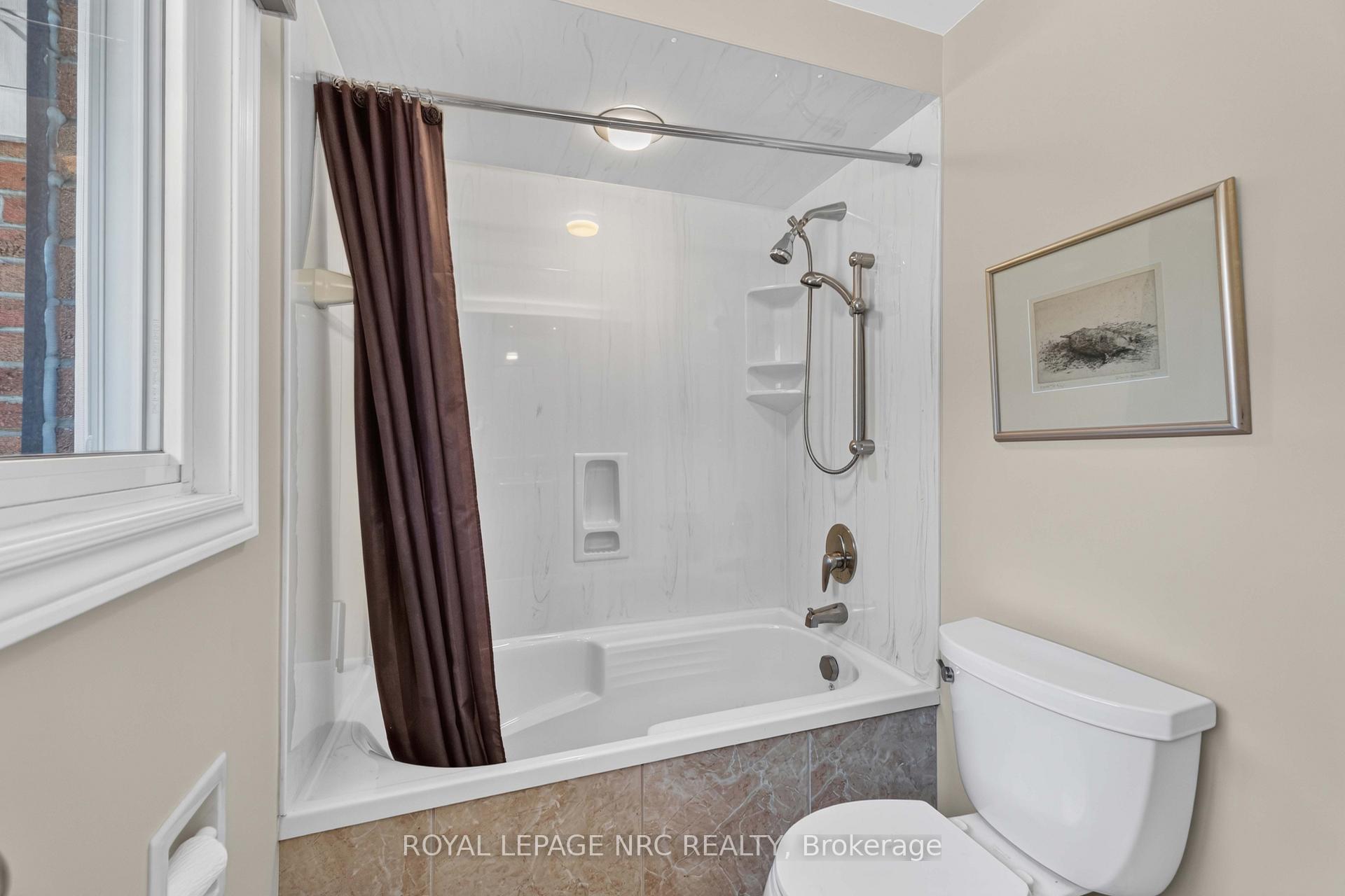 Photo 30 of 51 Forestview Drive, Hamilton, Dundas — HOMEH