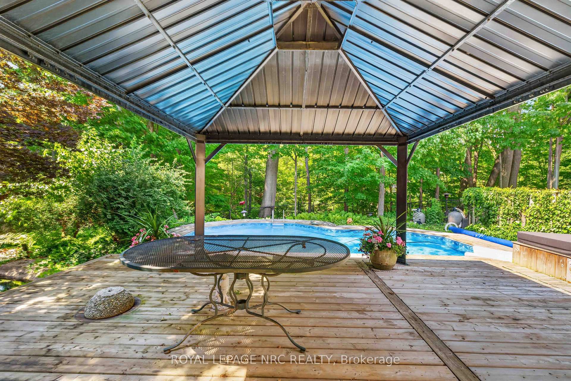 Photo 36 of 51 Forestview Drive, Hamilton, Dundas — HOMEH