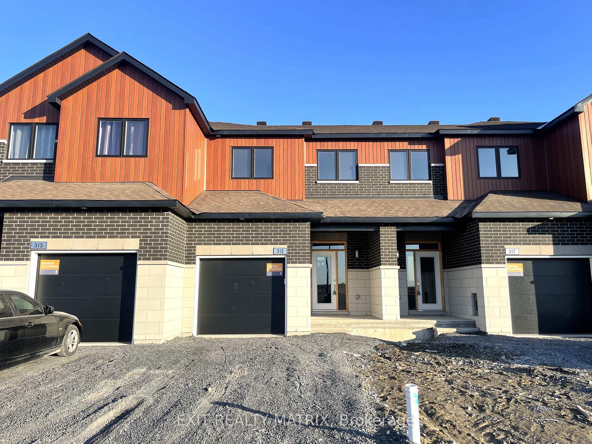 Photo 1 of 317 Labelle Street, Russell, Embrun — HOMEH