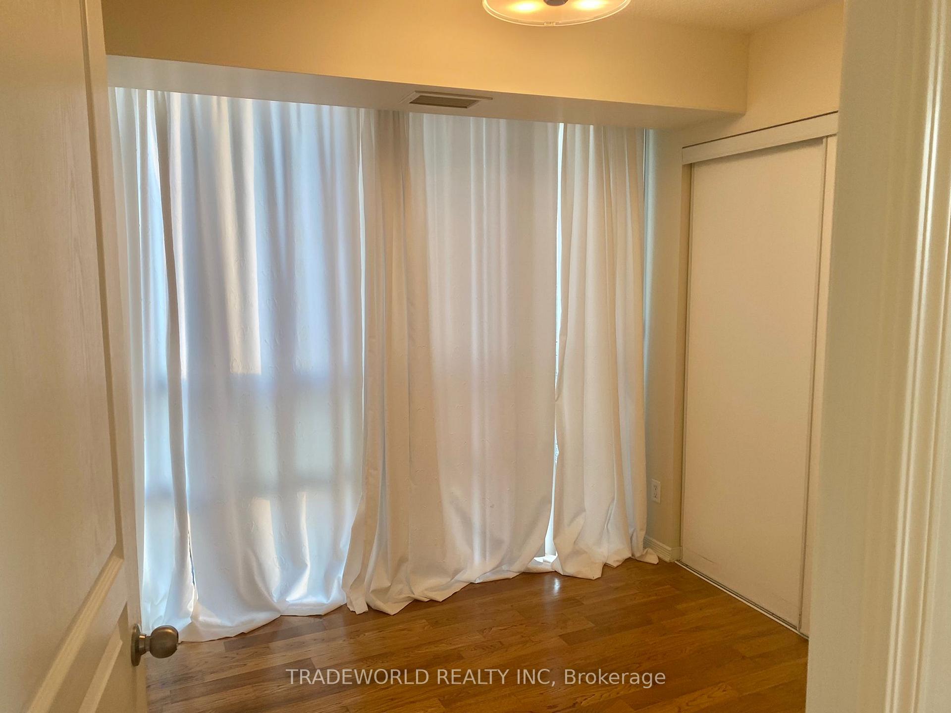 Photo 5 of Unit 603, 509 Beecroft Road, North York, Willowdale West — HOMEH