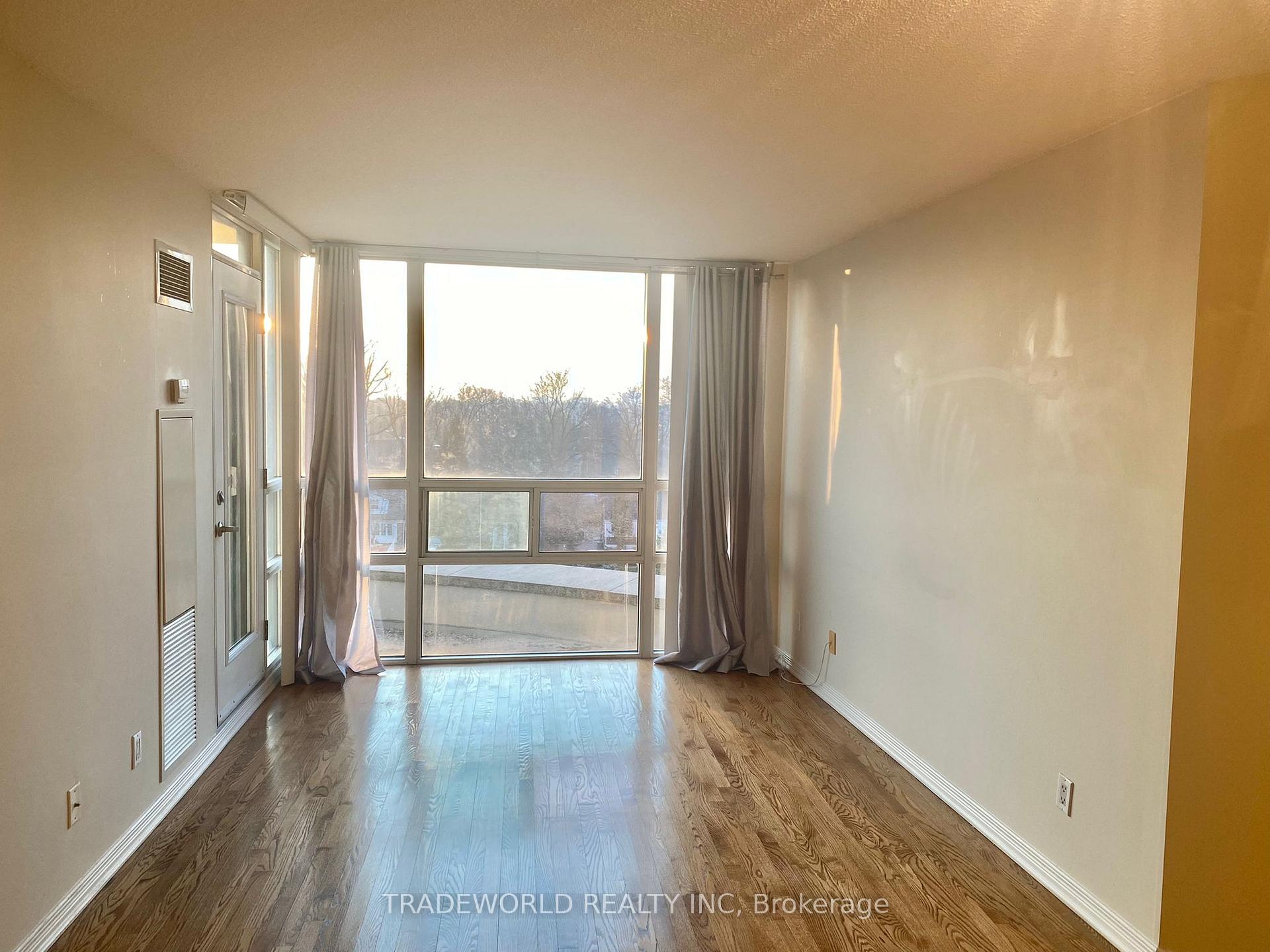 Photo 9 of Unit 603, 509 Beecroft Road, North York, Willowdale West — HOMEH