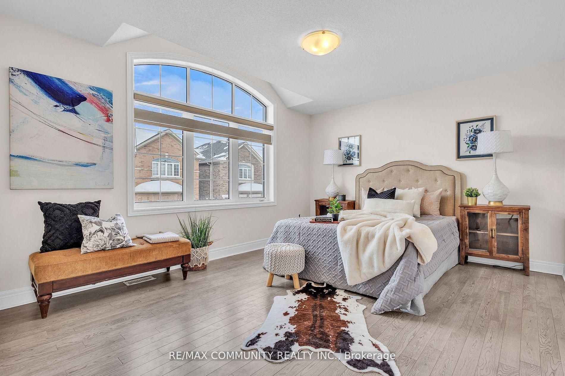 Photo 19 of 18 Walworth Street, Halton Hills, Georgetown — HOMEH