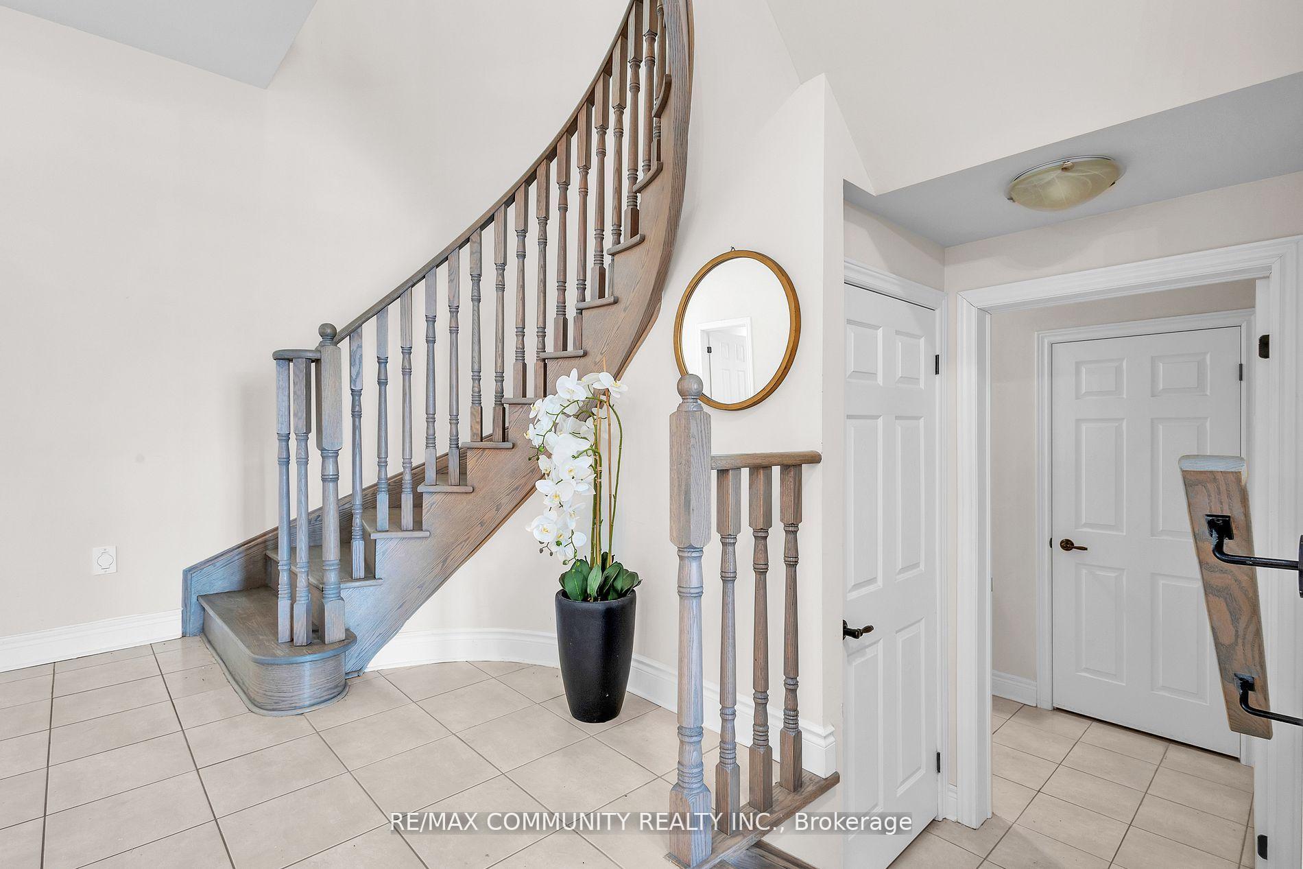 Photo 20 of 18 Walworth Street, Halton Hills, Georgetown — HOMEH