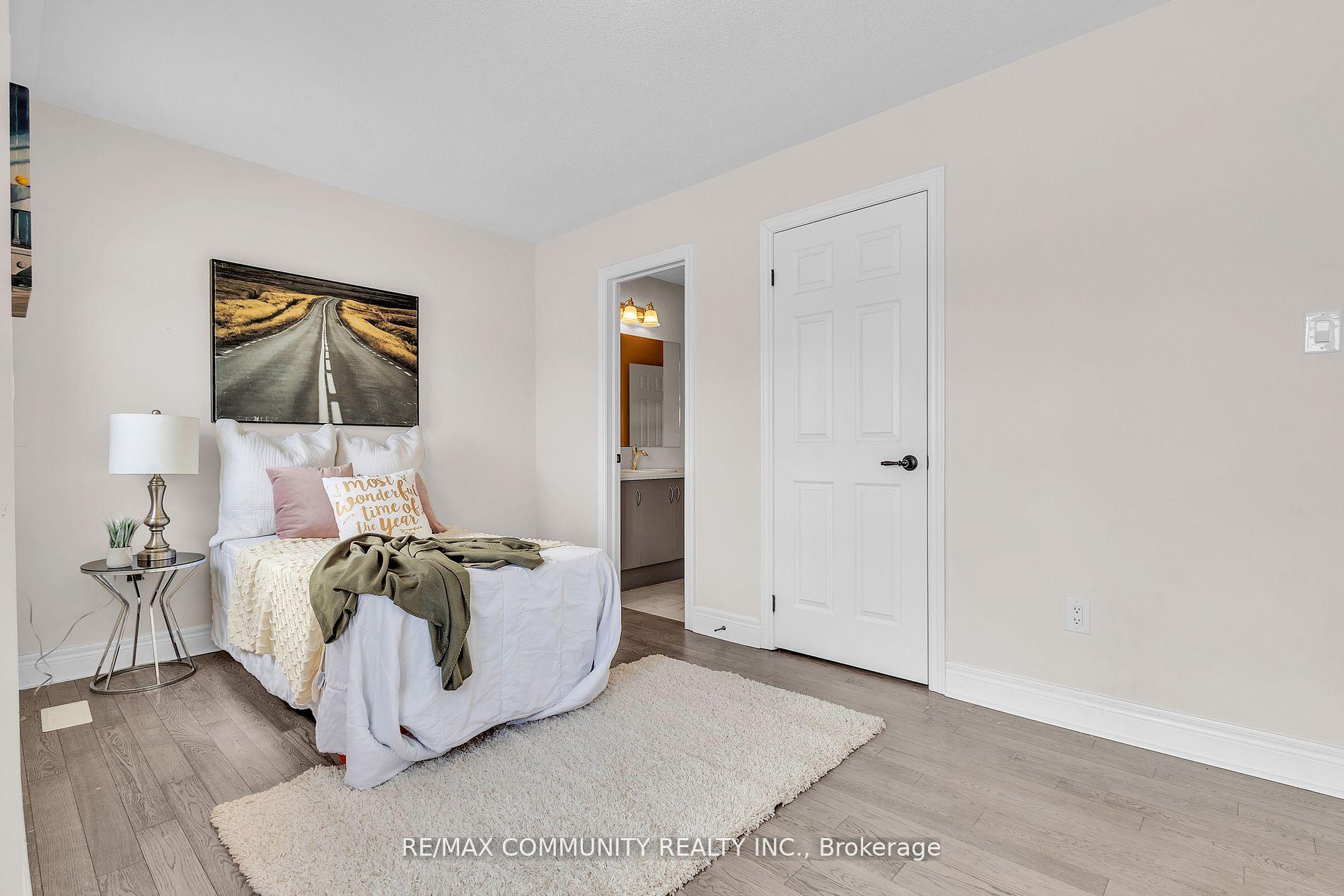 Photo 30 of 18 Walworth Street, Halton Hills, Georgetown — HOMEH