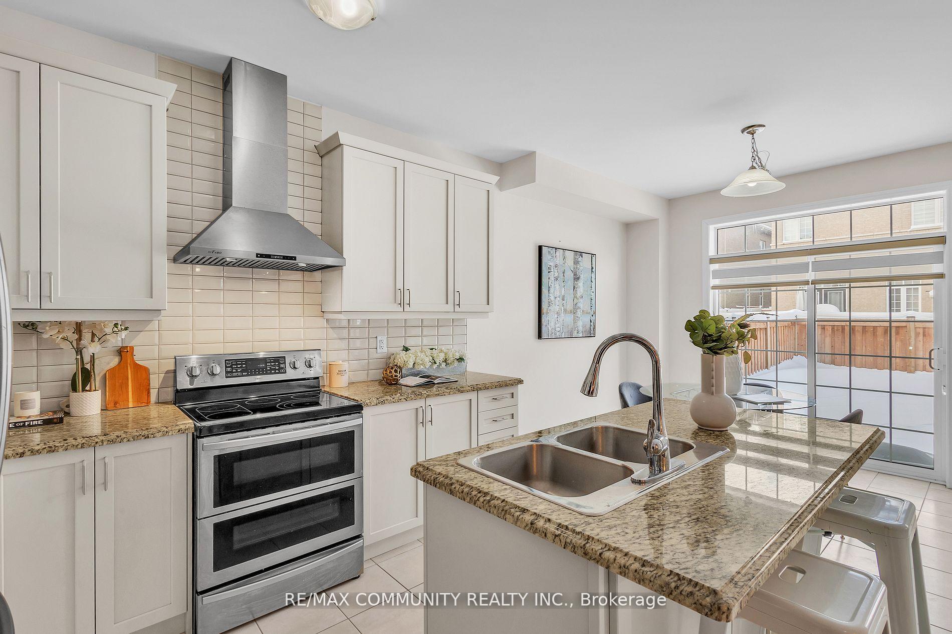 Photo 37 of 18 Walworth Street, Halton Hills, Georgetown — HOMEH