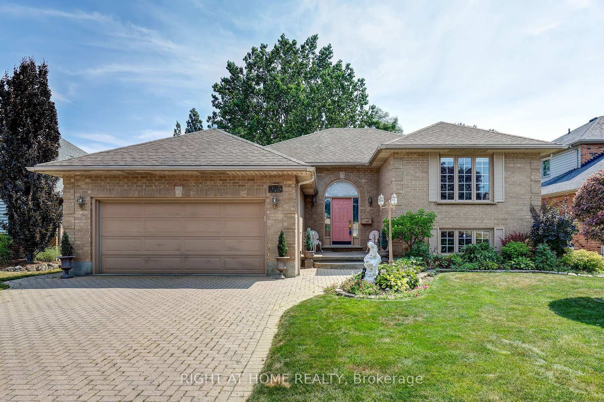 Front of 273 Whisperwood Avenue