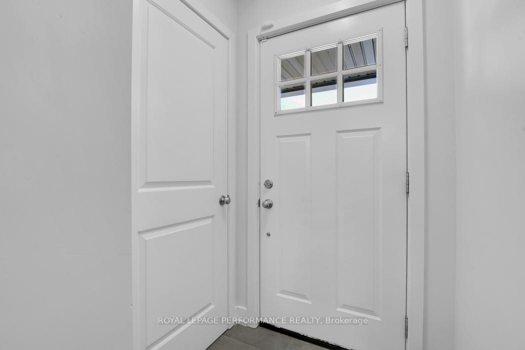 Photo 3 of 30 Whitcomb Crescent, Smiths Falls, Smiths Falls — HOMEH