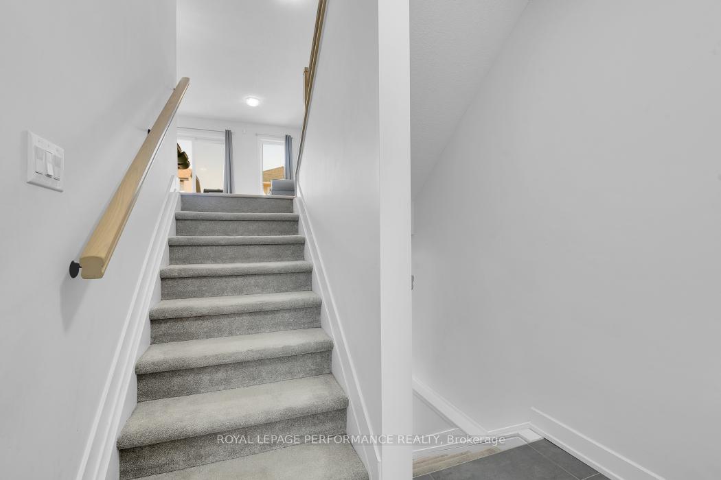 Photo 4 of 30 Whitcomb Crescent, Smiths Falls, Smiths Falls — HOMEH