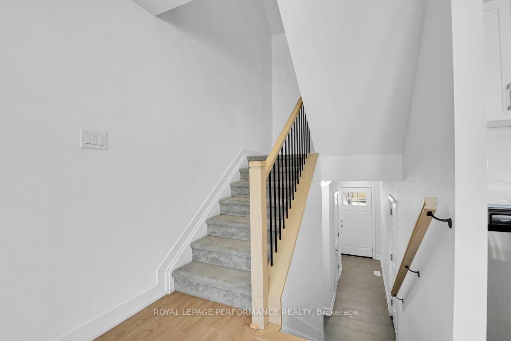 Photo 5 of 30 Whitcomb Crescent, Smiths Falls, Smiths Falls — HOMEH