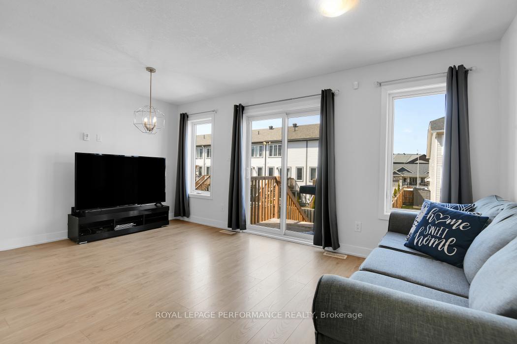 Photo 6 of 30 Whitcomb Crescent, Smiths Falls, Smiths Falls — HOMEH