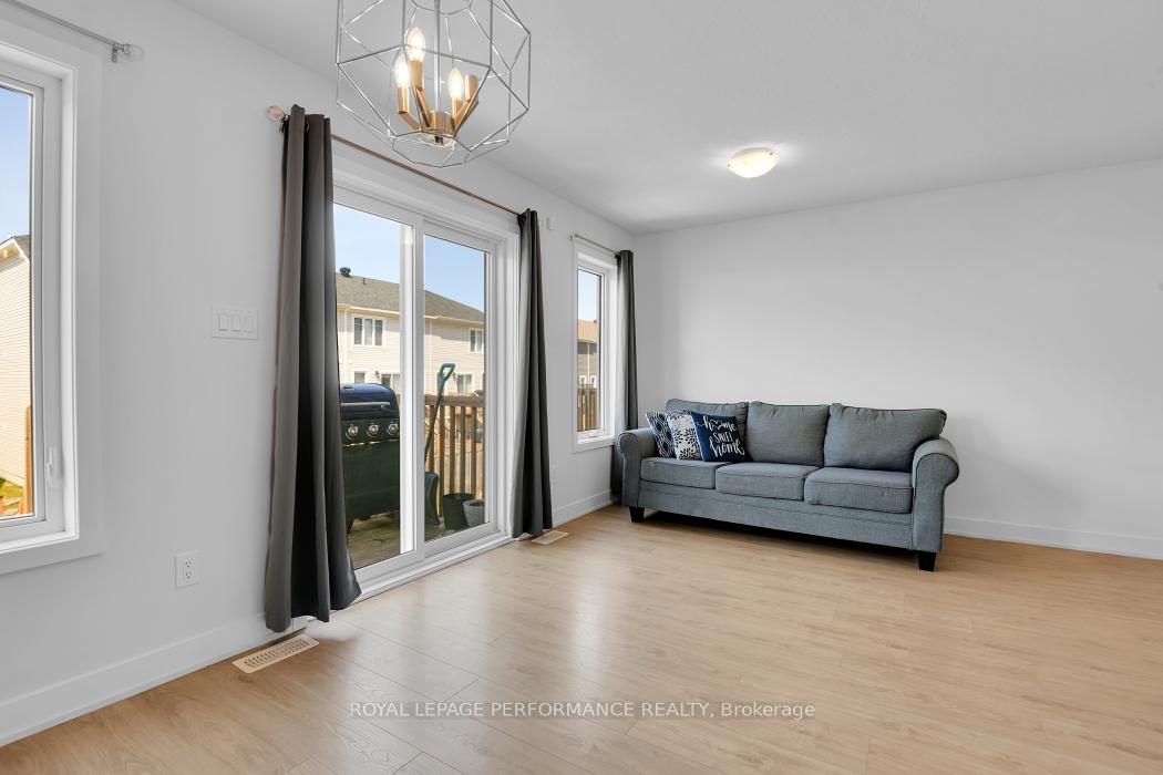 Photo 7 of 30 Whitcomb Crescent, Smiths Falls, Smiths Falls — HOMEH