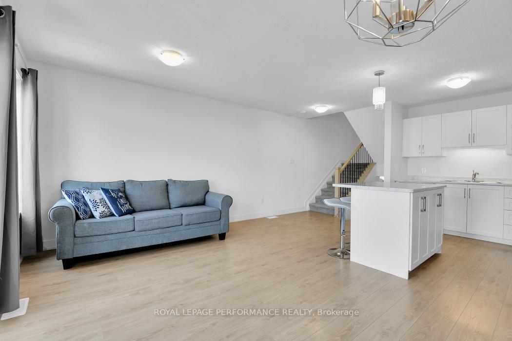 Photo 8 of 30 Whitcomb Crescent, Smiths Falls, Smiths Falls — HOMEH